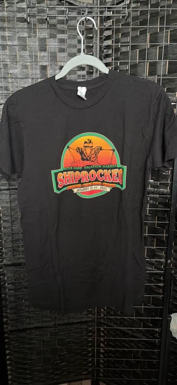 ShipRocked 2022 Cruise T-Shirt Size M